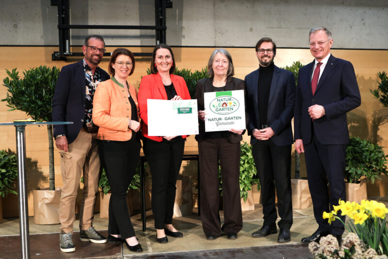 Natur im Garten Gemeinde Übergabe Plakette 003-11 (1)