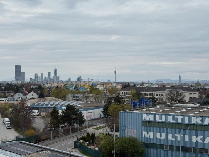 7607311D-9A5C-40C9-A619-1651110FDDAD